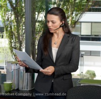 Vorschau: Plantronics Savi W740 Frau 2 Vorschau: Plantronics Savi W740 Frau 2