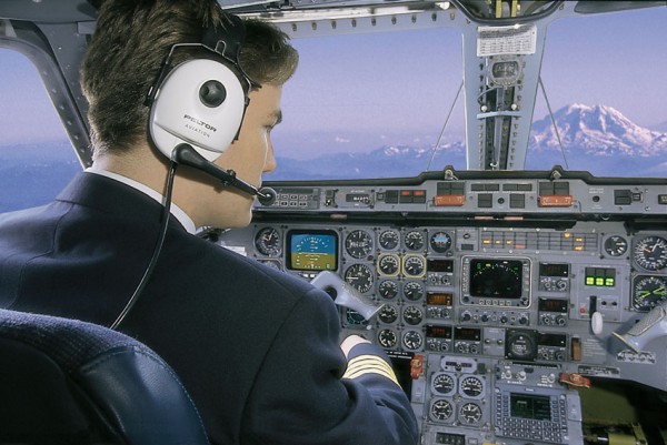 Casque D'aviation PELTOR MT52H79F-18 – Bandeau Réglable, Micro Boom, Double écouteur – Occasion