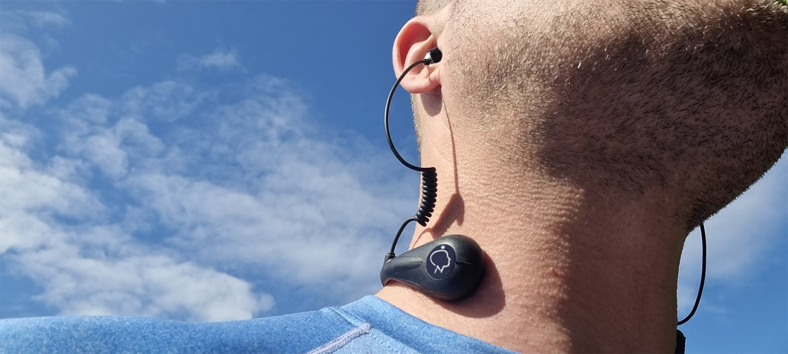 NeckMic-Technologie von Tactical Headsets Sweden - die Evolution der Kehlkopfmikrofon-Headsets